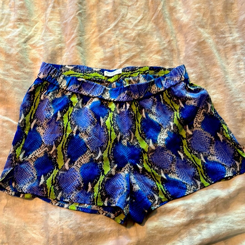 EQUIPMENT In good used condition - 100% silk shorts